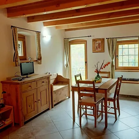 Zwei-zimmer-wohnung La Capra Ideal Fuer Paare Mit Kindern By Interhome *